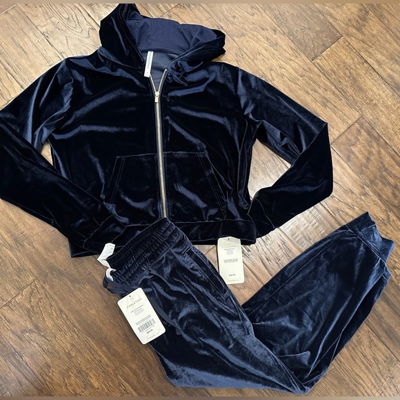 Fabletics Pants - NWT Fabletics Velour Set Navy Blue size Medium